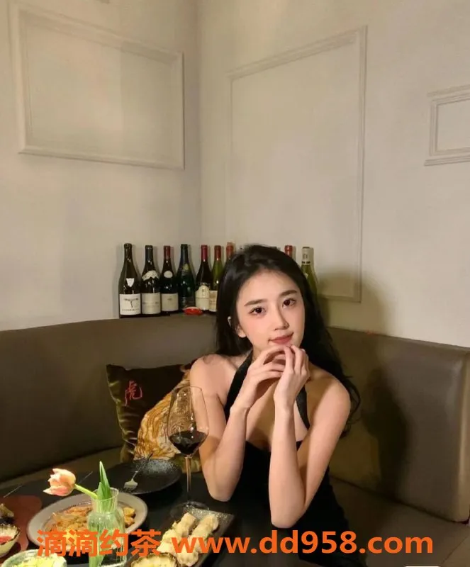 南通楼凤-晚晚，20岁161cm身高，C罩杯性感美女