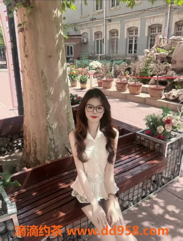 南通楼凤-梦芹 04年 165高 98重 36B 提供柔式服务