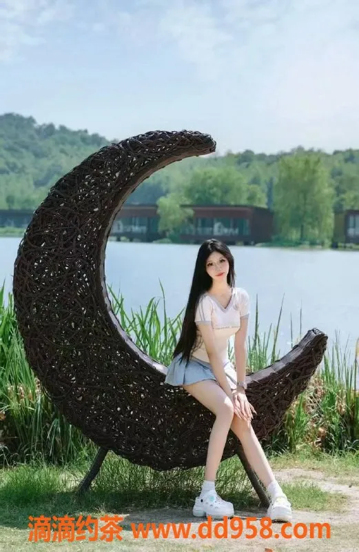 常州楼凤-常州武进思怡，身高168，20岁，热情服务