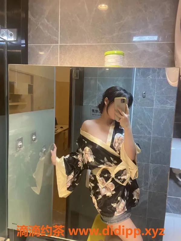 成都楼凤资源信息,紫萱：160cm匀称嫩妹，500元一次热情服务