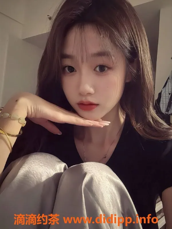 中山楼凤-小榄欣玥，20岁，胸围38C，服务优质！