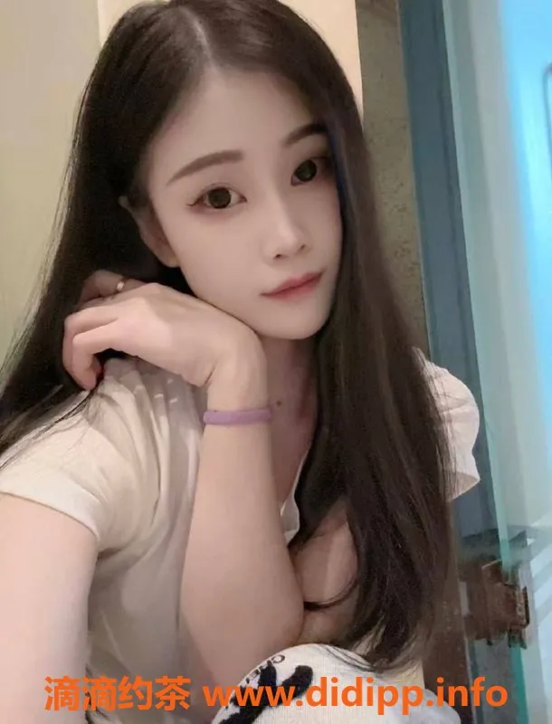 中山楼凤-东凤宝儿，22岁B+胸围，服务超赞！