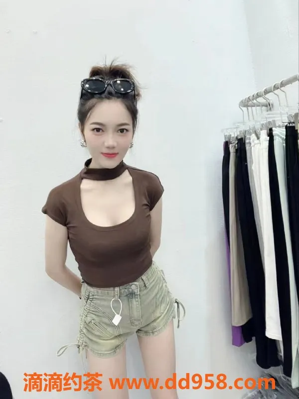 惠州楼凤-龙丰安静23岁34D服务，600元/次