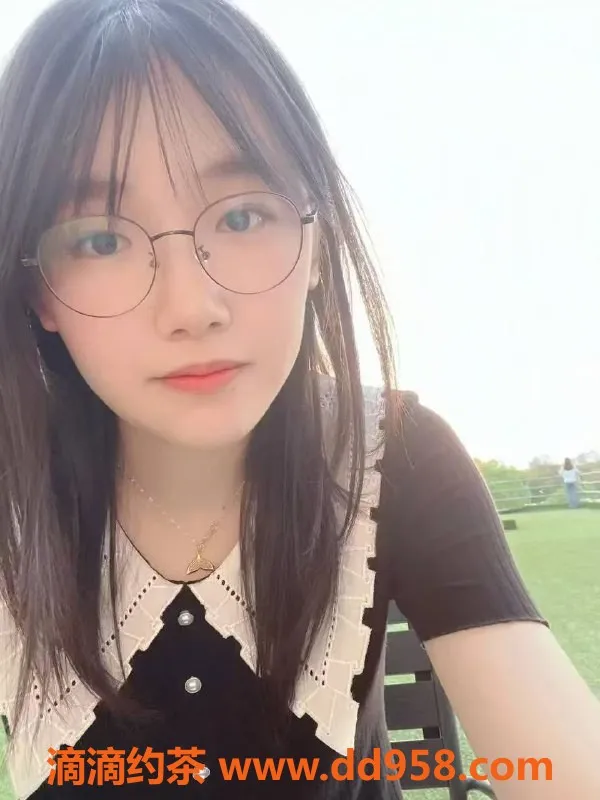 青岛楼凤资源信息,城阳清纯学妹，160cm 50斤 36C，98元起