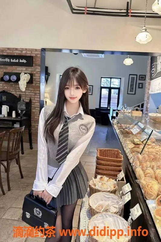 青岛楼凤-重庆柒柒，25岁！160cm、49斤的性感美女