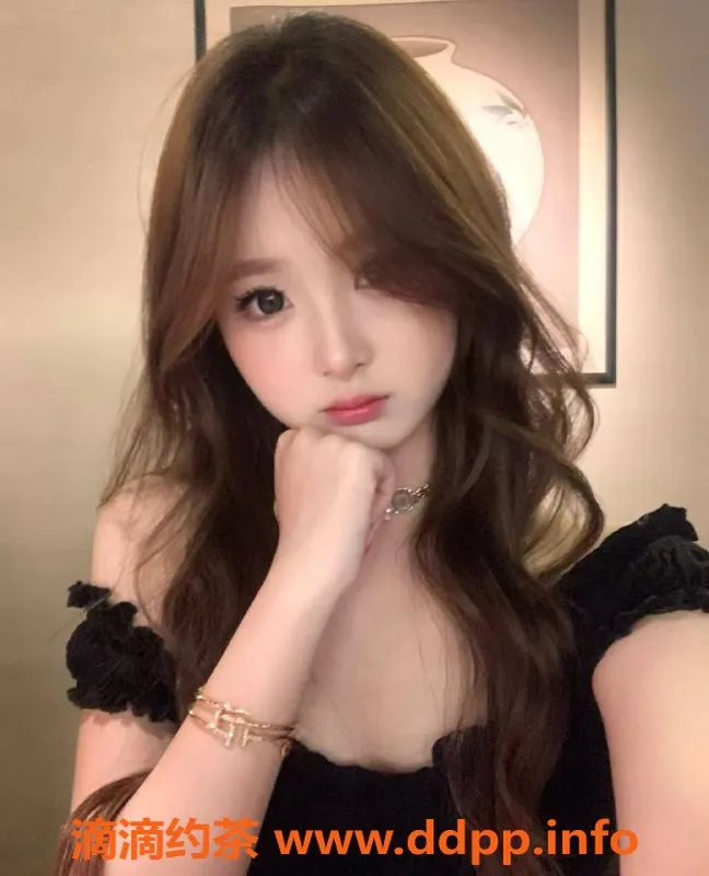 南通楼凤-崇川区万达的18岁雪生百合，160高94体重