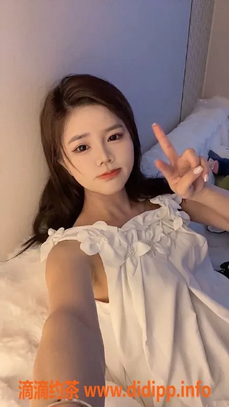 惠州楼凤-乖乖｜大亚湾21岁160cm甜美服务