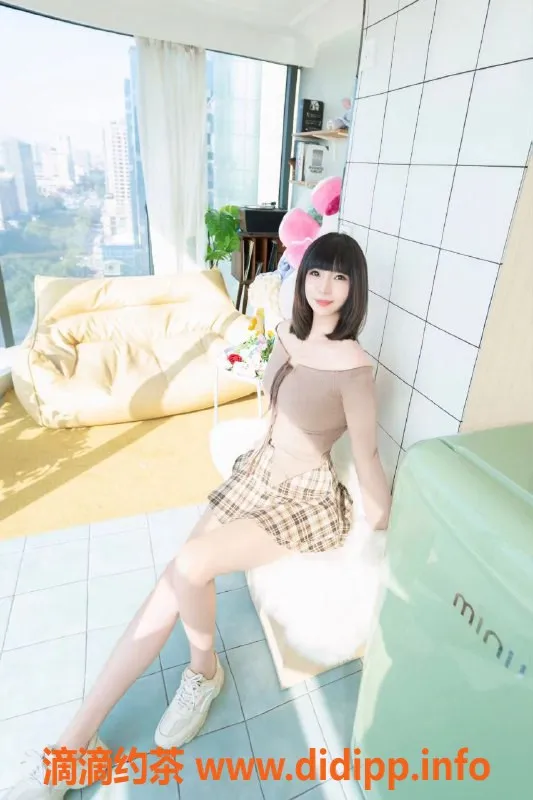 西安楼凤-八月，400/700元少妇楼凤，热情服务体验