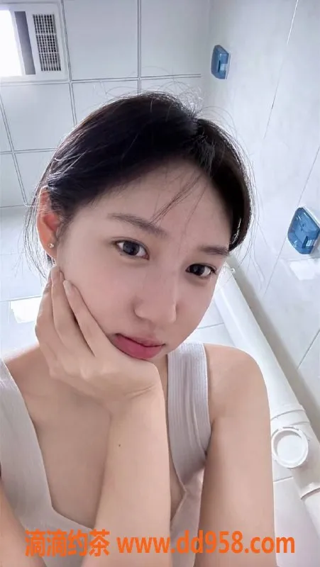 常州楼凤-常州钟楼区甜宝，20岁，165cm，C罩杯，800元起