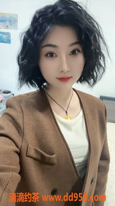 中山楼凤-古镇安琪拉，26岁75B，600元40分钟精选服务