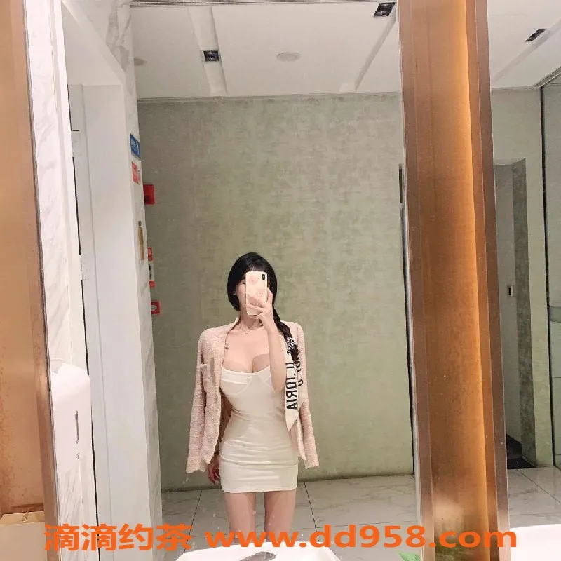 无锡楼凤-无锡奶瓶，165cm，105斤，E胸，服务超棒！