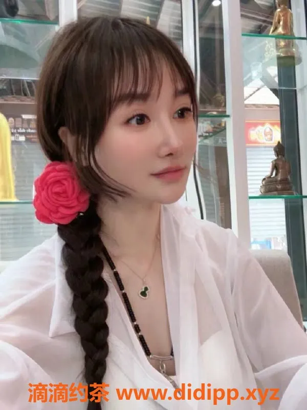 惠州楼凤-惠城渝美人：95年生，36C胸围，魅力四射