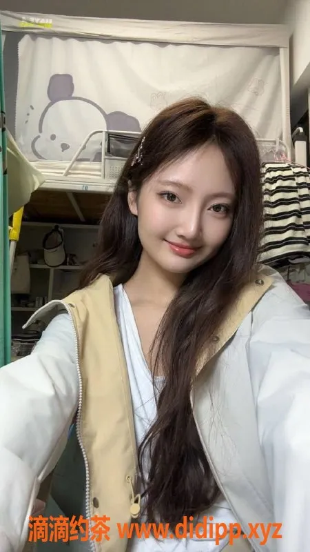 常州楼凤-常州小鱼 19岁 高170 体重110 胸围C 实惠服务