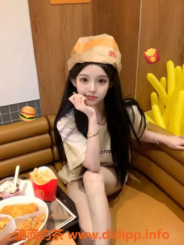 常州楼凤-武进青青，163高92重嫩妹，课费800起