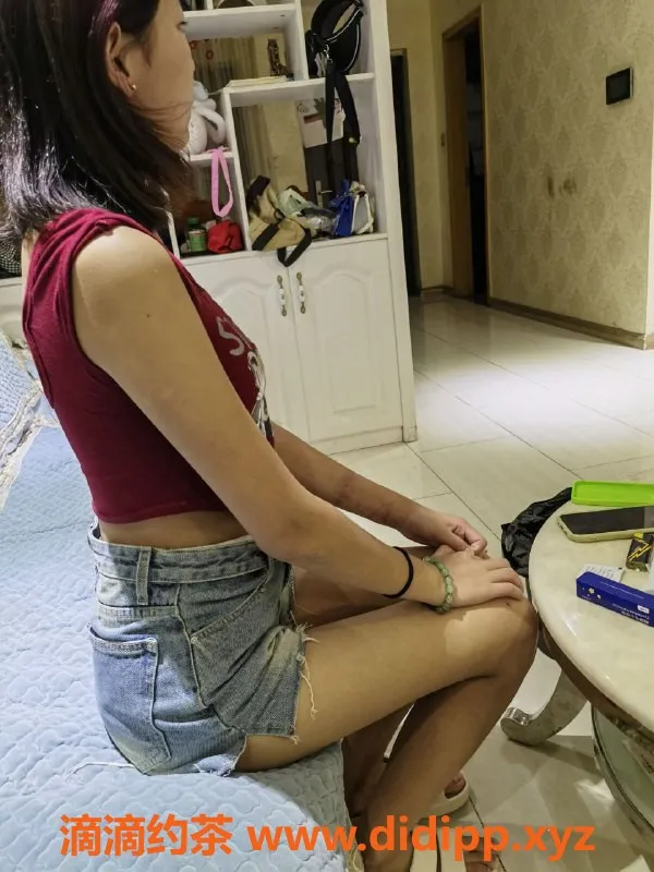 成都上门服务-成都雯雯，17岁163cm匀称身材，服务超赞