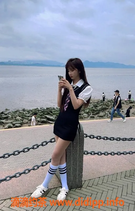 深圳楼凤-南山小佳怡老师，P1200起，法式舌吻&69服务