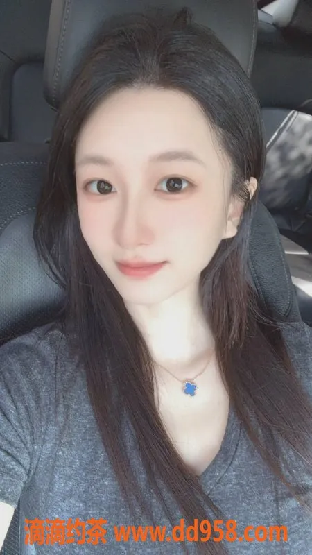 南通楼凤-小梦 外出版158 体重86 穿丝袜JK服务