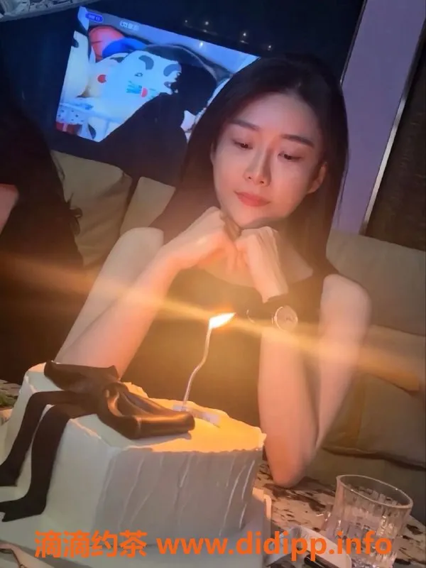 常州楼凤-武进辣辣，167cm嫩妹，800元陪浴服务