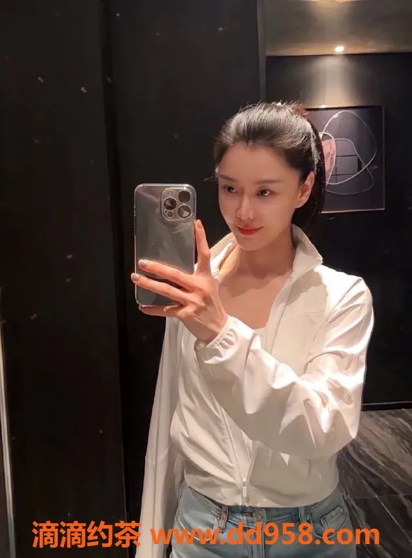 常州楼凤-武进辣辣，167cm嫩妹，800元陪浴服务