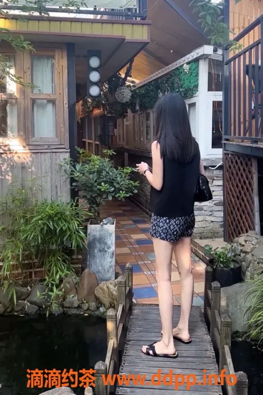 常州楼凤-武进辣辣，167cm嫩妹，800元陪浴服务