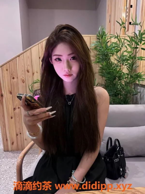 常州楼凤-常州沐沐，20岁身高170，胸围B+，热门服务等你来体验！