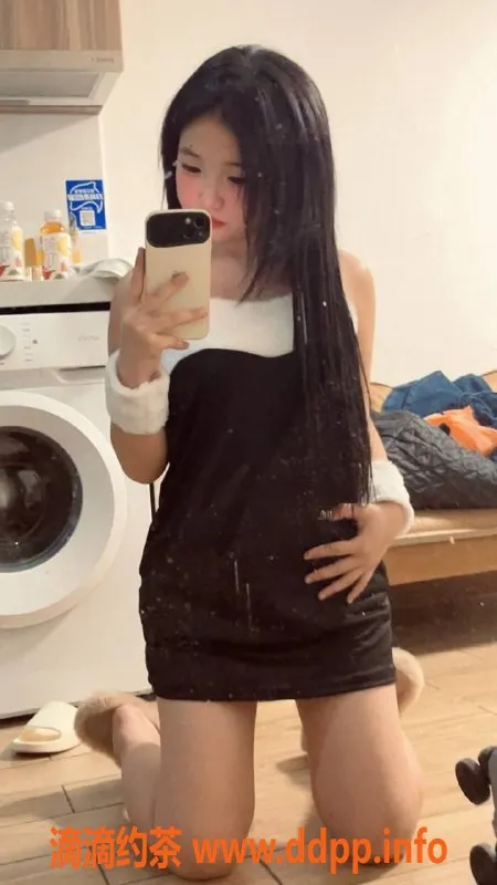 成都楼凤-武侯区嫩妹十月，18岁身高160，超值服务体验