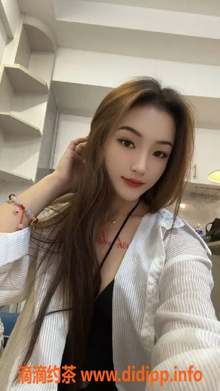 惠州楼凤-江北芳芳，20岁160身高C罩杯，听话乖巧