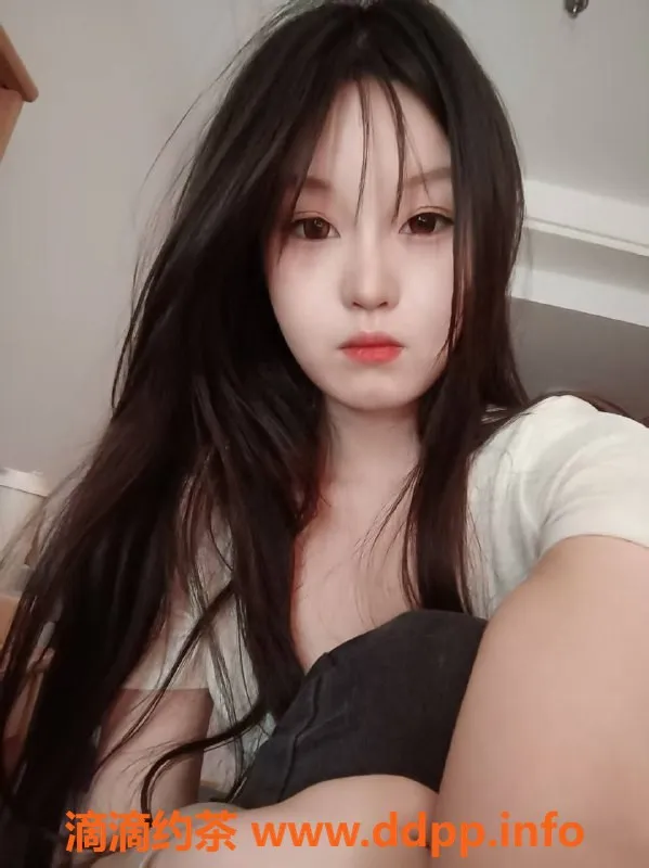 常州楼凤-常州涵宝宝，21岁，身高168，胸围C