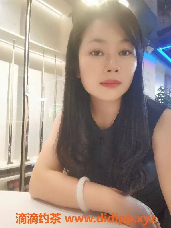 中山楼凤-沙溪思琪，28岁B罩杯诱惑体验