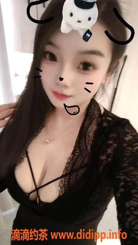 常州楼凤-武进小橙子，163高、92重，陪浴等服务