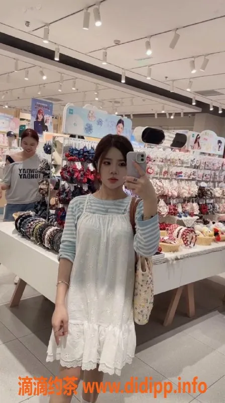 惠州楼凤-惠州乖乖，23岁身高158，温柔陪洗体验