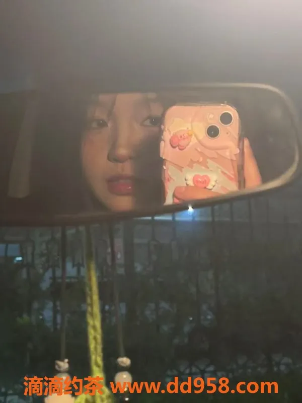 常州楼凤-常州欢欢 22岁 170身高 C罩杯 800P无套路