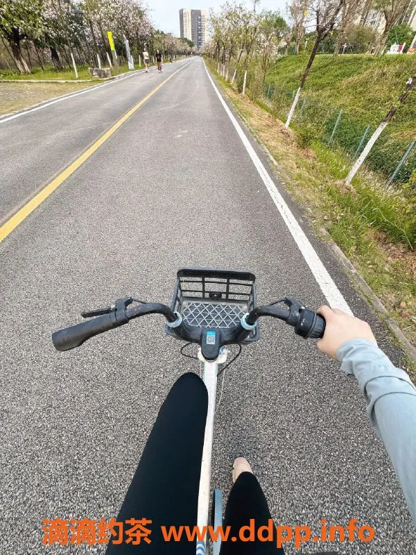 南通楼凤-崇川区小梧桐，优雅御姐等你来约