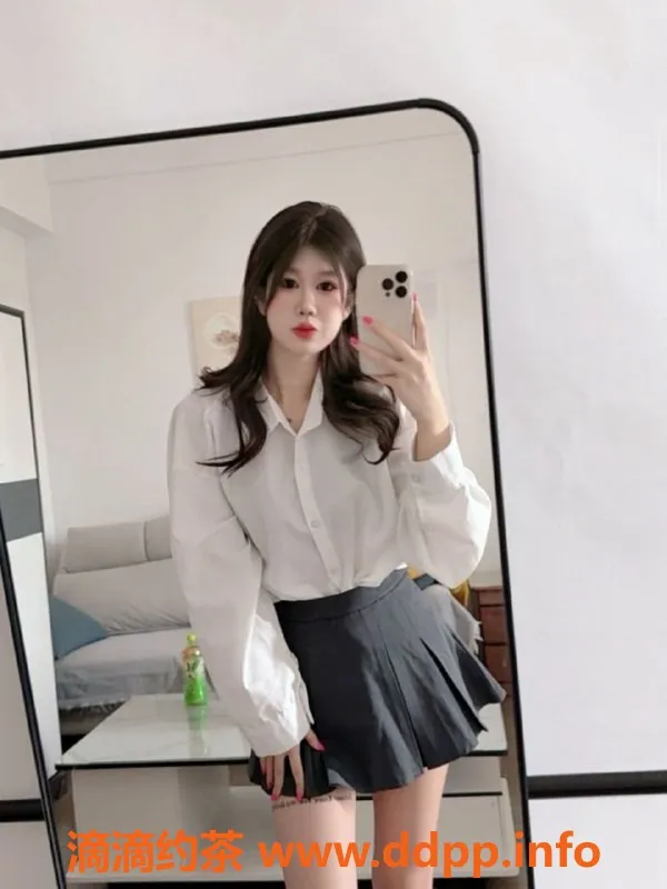 常州楼凤-常州晴晴，21岁，171cm，95斤C罩杯，800元起