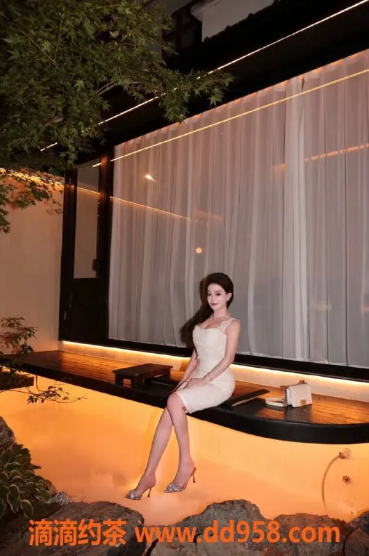 徐州楼凤资源信息,连云港葡萄，163高86胖，反差婊来袭！