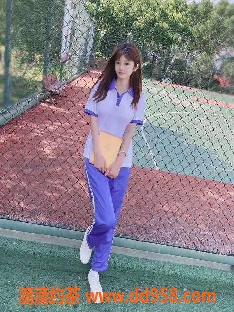 常州楼凤-常州小汐，22岁165cm，胸围C，600元起服务