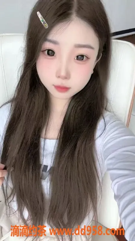 常州楼凤-武进18岁幺妹，162cm嫩妹陪浴服务