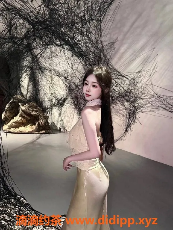 惠州楼凤-龙丰南线小语，20岁嫩妹，69服务400元起