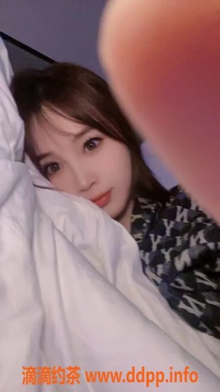 惠州楼凤-惠州芳芳，168高挑C罩杯，900元陪浴等多项服务