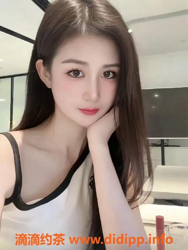 常州楼凤-武进甜妹165身高，陪浴丝袜两项目任你选！