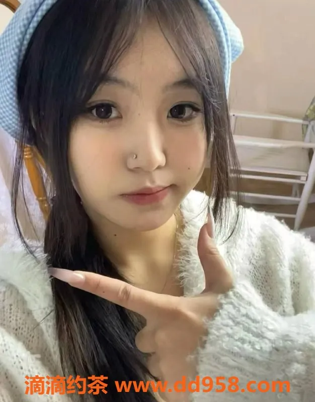 常州楼凤资源信息,钟楼嫩妹，163CM C杯，1000元起，陪浴调情服务