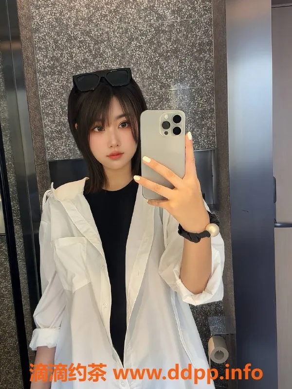 南通楼凤-崇川区璐子萱，服务控御姐，优惠4p、8pp