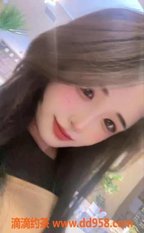 常州楼凤-新北大学生白狐，159cm，90斤，陪浴服务