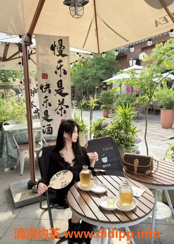 南通楼凤-南通May，165cm 95斤，温柔聊天服务