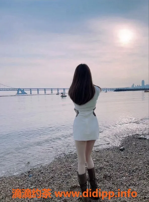 常州楼凤-常州学妹，21岁，身高169，容貌出众