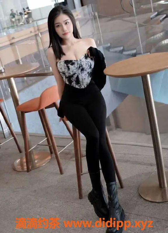 广州楼凤-天河雨桐，24岁，身高166，胸围36C，服务多样