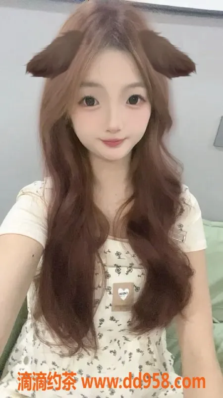 常州楼凤资源信息,常州宝丫，18岁161cm，极品新人服务