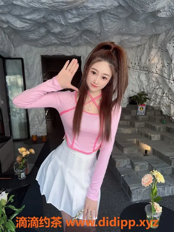 常州楼凤-武进安琪拉，165高挑嫩妹，600元起享服务