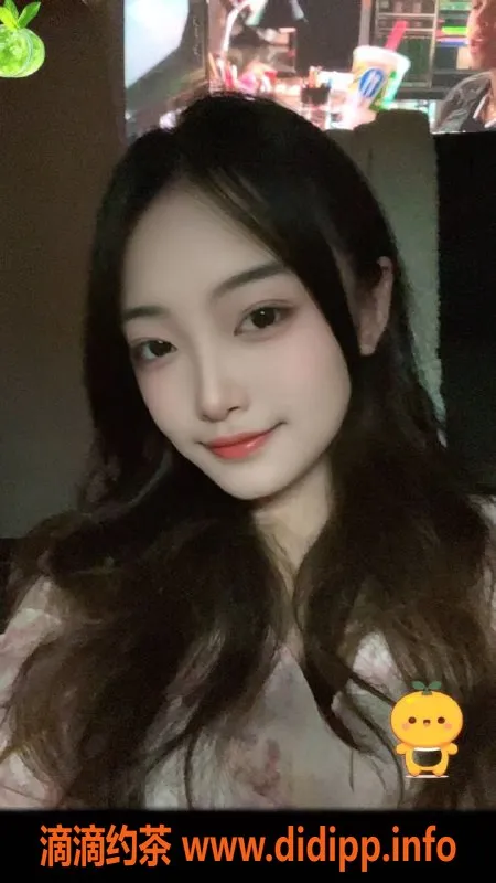 常州楼凤-常州小艺 22岁 165cm B+ 胸围服务全包