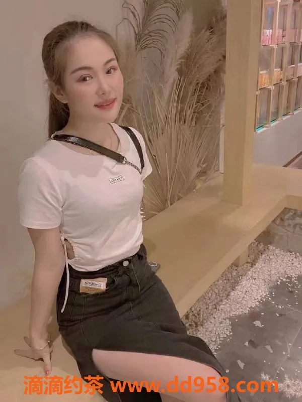 中山楼凤-KK，西区东区胸围36C，课时600起